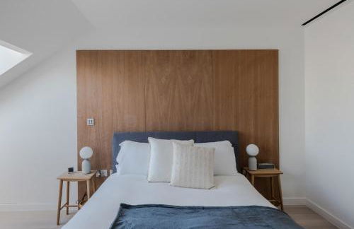 Hollen at Six - Soho - by Frankie - Photo 7