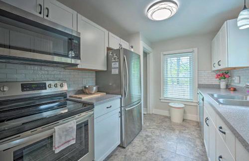 Benton Harbor Gracie Cottage with Hot Tub and Yard! - Foto 9