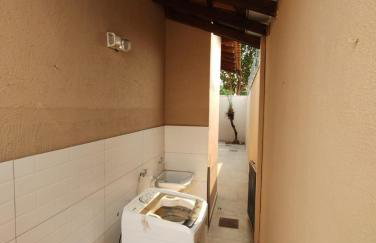 CASA - 3 quartos com ar - 2 banheiros - garagem para 2 carros - Foto 42