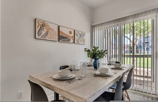 1st Fl King Beds Pool Garage - Near AFB - Foto 8