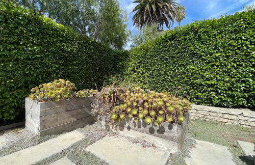 2 BR 2 BA - Eco House and Garden Vacation Retreat and Remote Workspace for Families, Couples and Solo Travelers in Coveted Culver - Foto 27