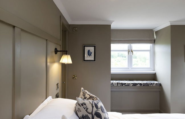 JOIVY Exceptional Cottage W/ Stunning Country Views - Photo 3