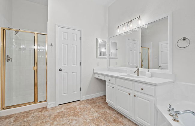 Stylish One Level Home Ping Pong Foosball Yard - Foto 34