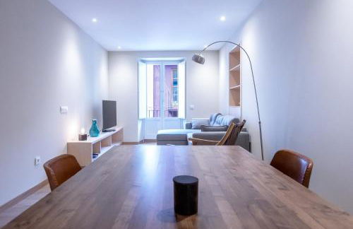 HERITAGE APARTMENTS CERDANYA al carrer Major i parking - Foto 23