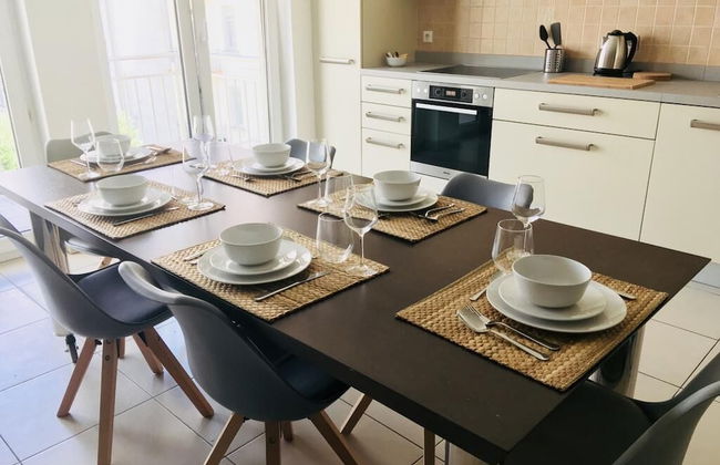 Large Art Deco Flat 100m2 in City Center - Parking - Photo 7