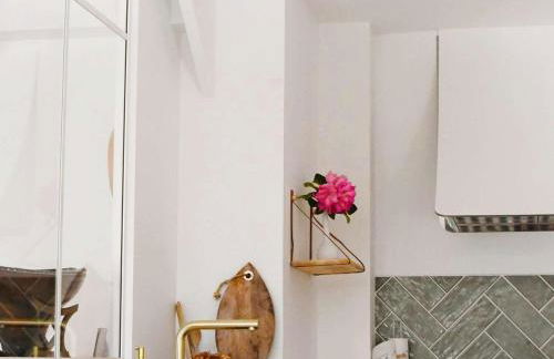 Superbe maison rénovée, 250m de l'océan, 12 pers, terrasse, jardin, proche plage Kerleven et golf - FR-1-481-164 - Foto 11