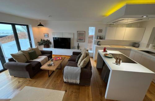 The Bay House, Sea Views and Walk to the Beach - Foto 10