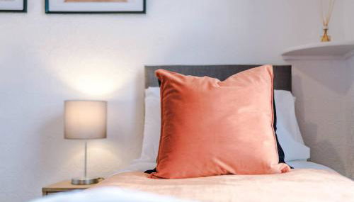 5BR House, Sleeps 10 guests - Free Parking - Business & Contractor Stays - Foto 3