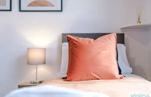 5BR House, Sleeps 10 guests - Free Parking - Business & Contractor Stays - Foto 3