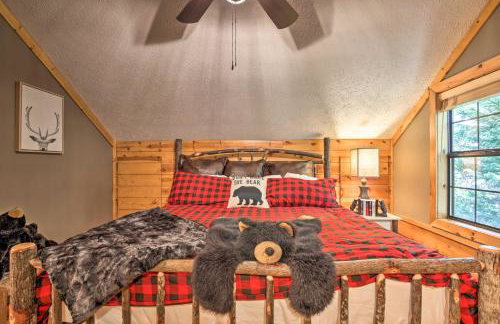 Luxe Fightingtown Creek Cabin 2 King Suites and Spa - Foto 18