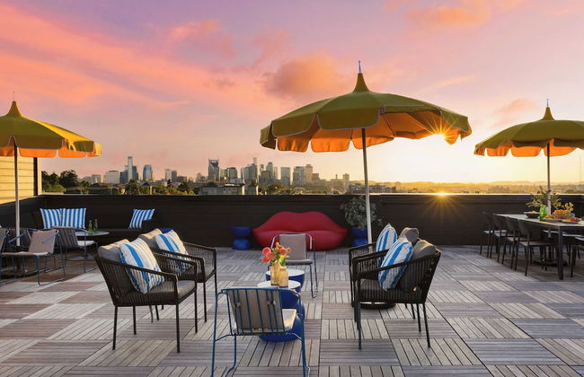 Dual Bachelor Pads w/ Rooftop Lounge & Games Sleeps 26 5 Min to Broadway - Foto 56