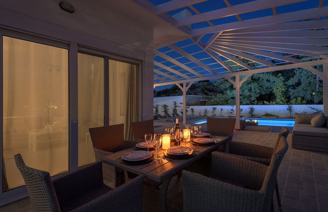 Casa Bianca Villa With Private Pool - Photo 18