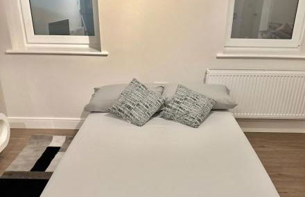 Brand-new flat, King Bed, Sofa Bed with full kitchen, Wi-Fi, self check-in Central location near everything - Foto 28