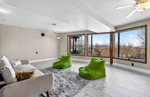 Modern Mountain Cabin with Hot Tub and Game Room Near Moorefield, West Virginia - Foto 44