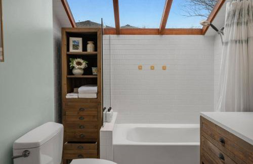 3 BR Loyal Heights Charmer Patio and Lawn - Foto 30