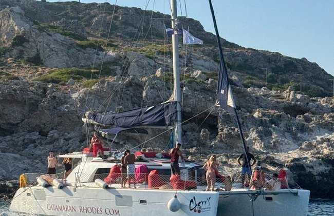 Fuga in catamarano all inclusive con pranzo e bevande - Foto 12