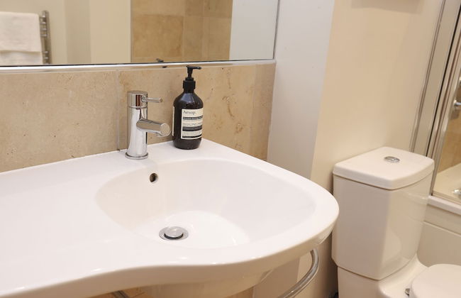 JOIVY Executive 2-Bed Apt With Stunning Roof Terraces - Foto 27