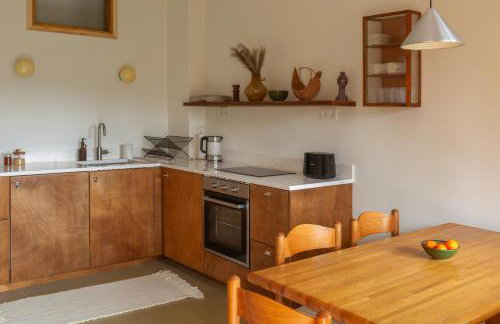 VYTINA LOFTS - Cozy 2-Level Loft Apartments with Fireplace & Mountain Views - Photo 37