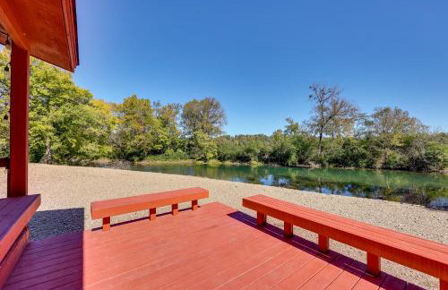 Riverfront Arkansas Abode - Furnished Deck and Grill - Foto 1