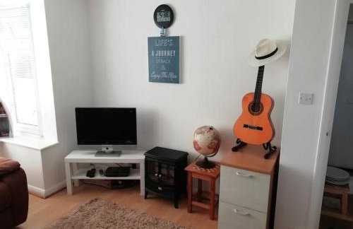 1 Bed Bognor Apartment 300 yrds from beach - Photo 7