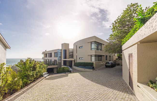 Experience Solace and Panoramic Views at Crescent Bay - Foto 17