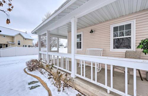 Family-Friendly Logan Farmhouse with Yard and Near USU - Foto 24