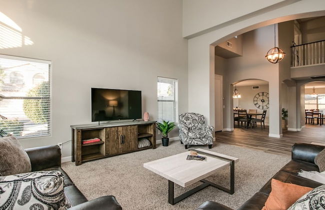 Massive 5 Bdrm Getaway W/pool, Hot Tub, Game Room! - Photo 1