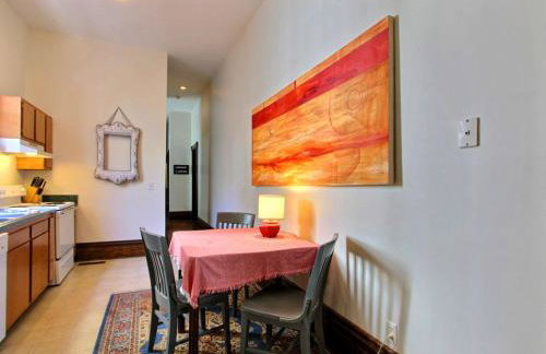 Big Blue House - Near Forsyth Park - Lower Unit - Photo 18