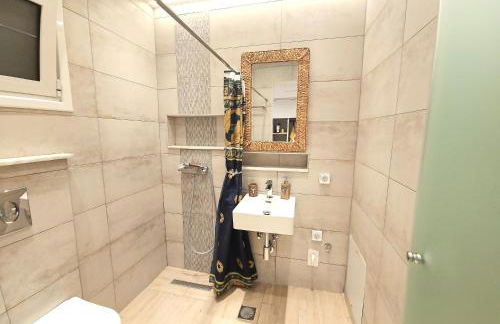 SEAL of Deer - Castle View - 5 minute walk to the Beach - Photo 7