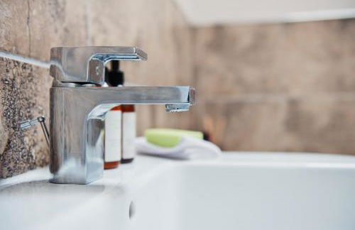 Charming 2 Bedroom Flat in the Heart of Kirriemuir - Foto 16