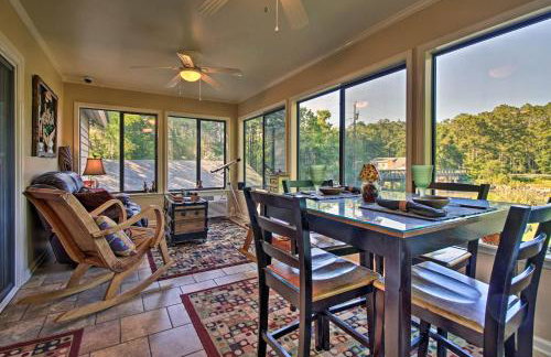 Waterfront Midway Home with Sunroom and Large Yard - Foto 4