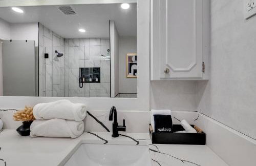 10min to EXPO - Family-Friendly with Office & Playroom - Photo 22