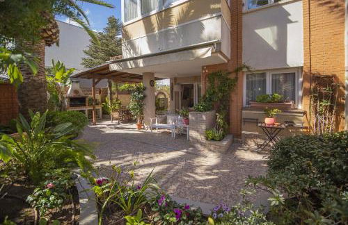 Casa adosada con piscina comunitaria Solo familias no grupos de jovenes - Foto 7