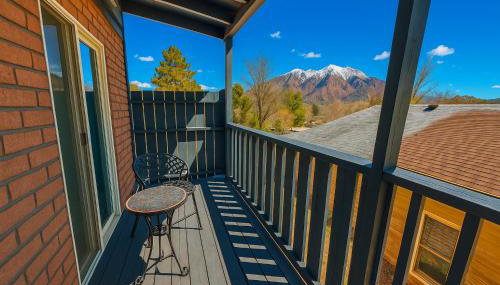 NEW I Mountain Views I Hot Tub I Lawn Games I Patio I BBQ - Foto 1