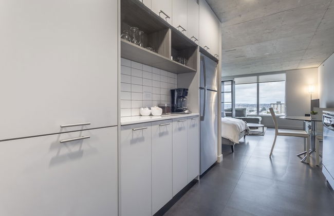 Domicile Suites at Cove - Photo 25