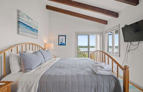 16612 - Stunning Home with Wraparound Deck Views of Bucks Creek and Nantucket Sound - Foto 14