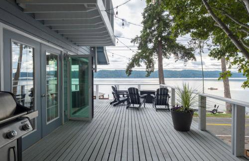 Hood Canal Escape- upscale meets the rocky shores! - Foto 17