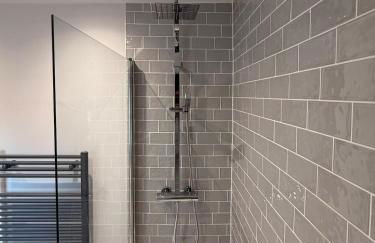 West Bridgford 2 Bed 2 Bathroom Apartment with parking - Foto 5