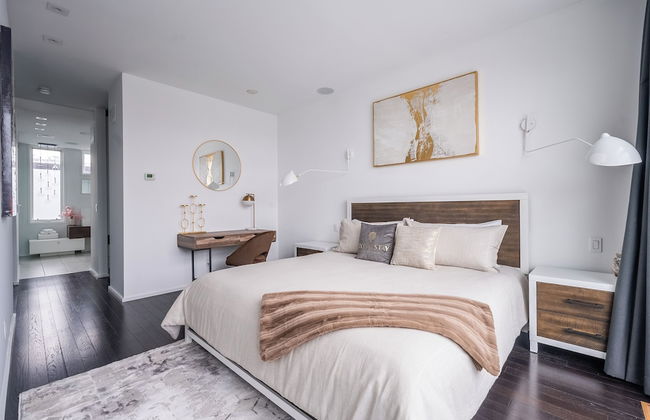 Cozy Houses in Downtown Toronto by GLOBALSTAY - Photo 34