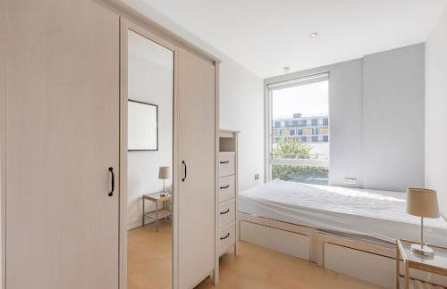 3BD Canalside Flat in De Beauvoir Town - Foto 10