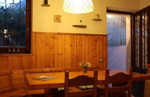 Bellano Cottage - With Private Garden and Garage - Foto 25