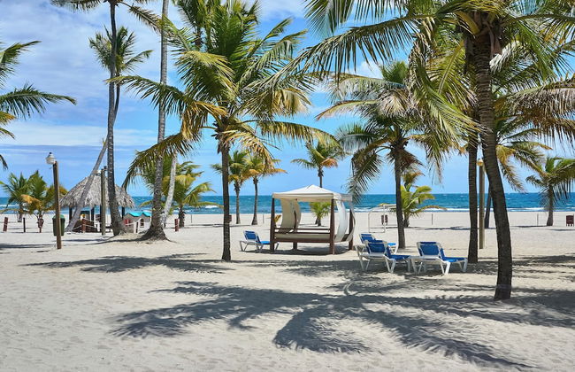 Beachfront Condo Costa del Sol Sleeps 6 - Foto 1