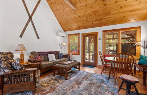 Secluded Cottage with hot tub, fire pit, and views - Foto 27