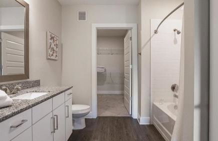 Landing at The Biltmore - 2 Bedrooms in North Arlington - Foto 7