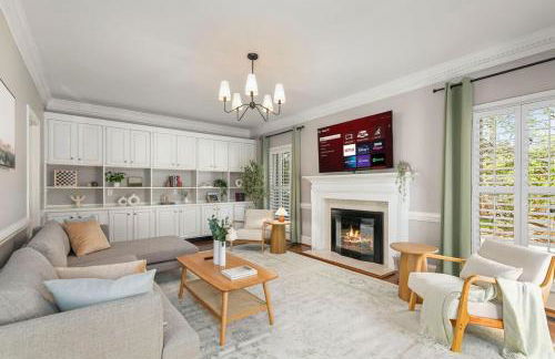 The Greensboro Manor HotTub FirePit Basketball 15 Min To Sedgefield CC - Photo 11