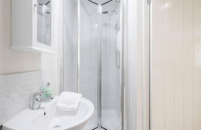 Cosy 2BR Maisonette Near Hospital & Stations - Foto 20