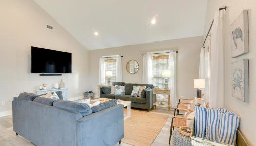 Relax Poolside, Walk to Sand! Galveston Family Gem - Foto 5