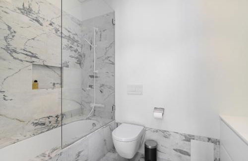 WHome Timeless Design Meets Central Convenience - Photo 9