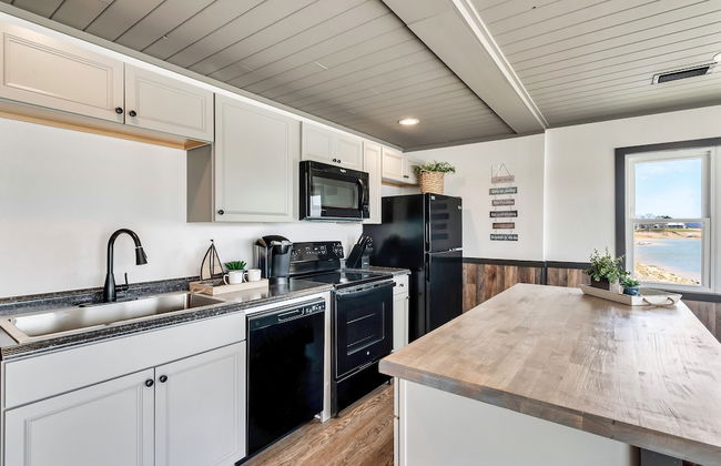 The Lodge at Lakeside - Photo 17