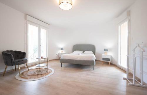 Villa 13 personnes - 1 hectare de parc naturel - piscine - Foto 17